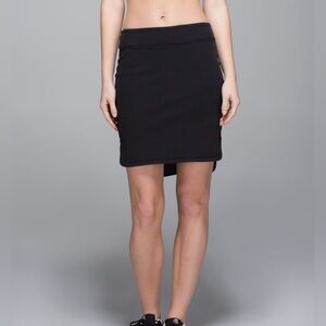 Lululemon - City Skirt - sz 6